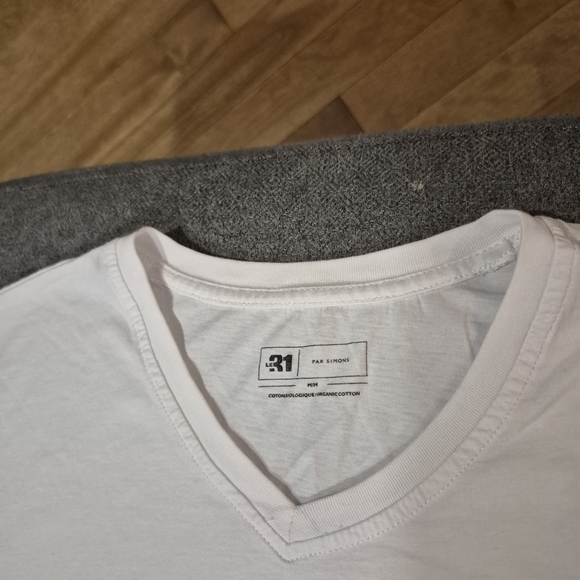 Simons White Short Sleeve Tee - Picture 2 of 4